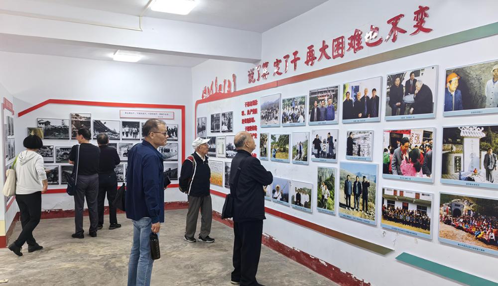 新乡市林业局组织老干部党支部开展主题党日活动