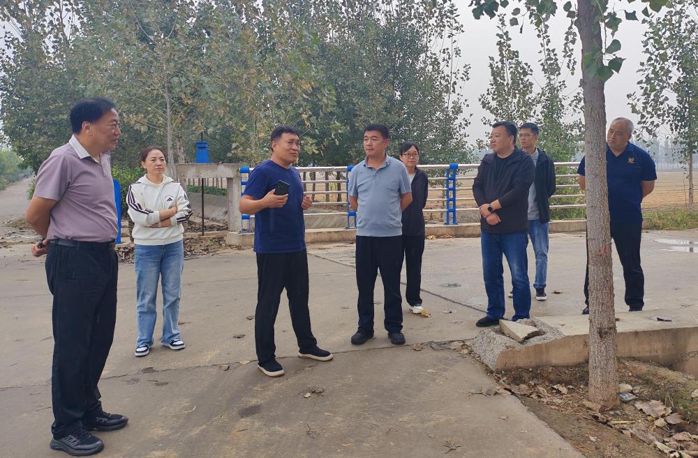 新乡市林业局调研谋划平原绿化及森林乡村建设